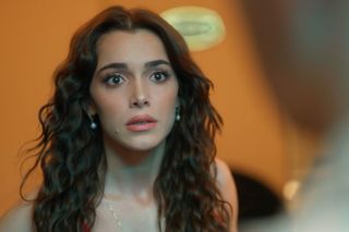 Kiedy ktoś kocha bardziej. Ateş, Leyla