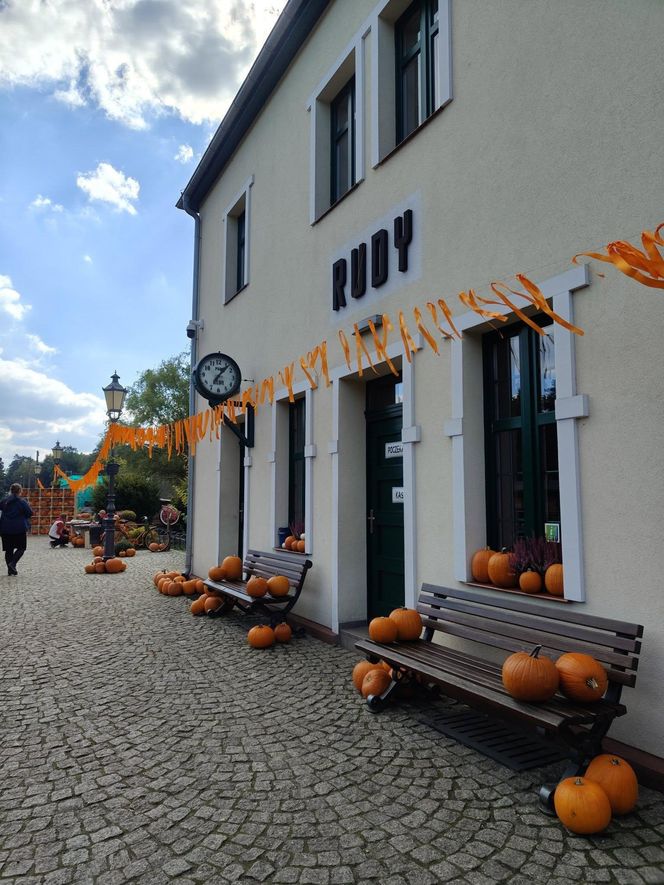 Jesienna atrakcja dla całej rodziny. Zabytkowa stacja w Rudach zaprasza na Pumpkin Express