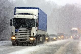 Ciężarówki na zimówkach - nowe przepisy dotyczące opon