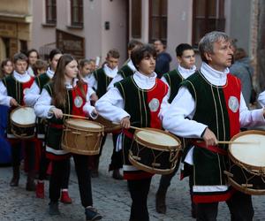 Korowód w ramach Międzynarodowego Festiwalu Renesansu w Lublinie