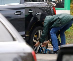 Marta Kaczyńska jak mechanik! Sama sobie radzi z autem