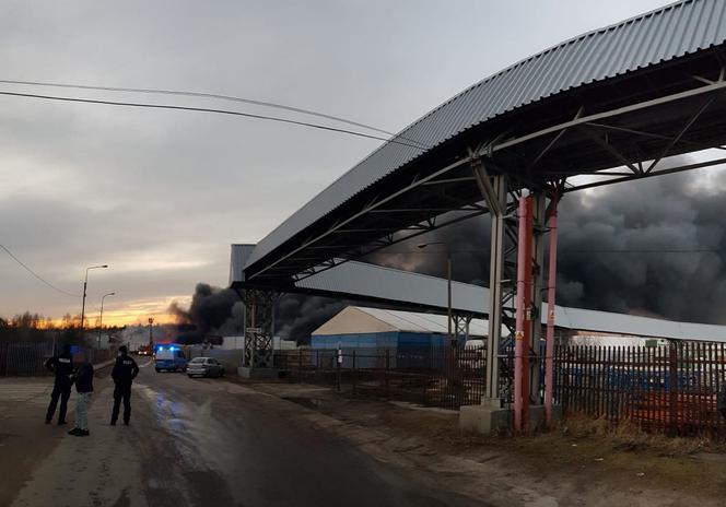 Starachowice: Potężny pożar! Nad miastem kłęby dymu!