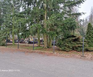 W Manieczkach złodzieje zdemontowali ogrodzenie cmentarza