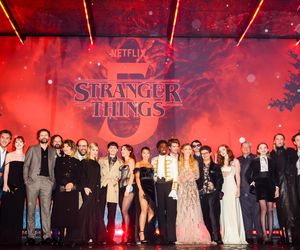 Polki podbijają premierę Stranger Things w Londynie. Sara James i Aga Grzelak na czerwonym dywanie [ZDJĘCIA]