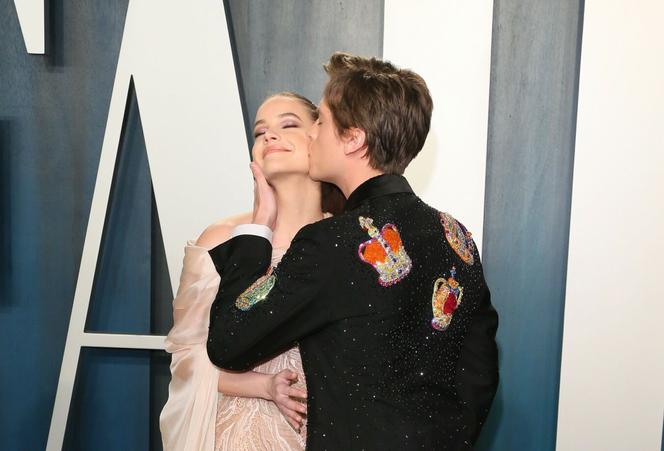 KJ Apa i Clara Berry spędzili Sylwestra w szpitalu. Drugie dziecko w drodze?