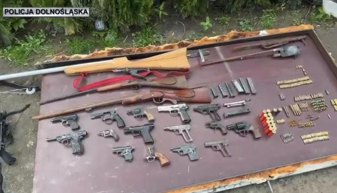 Kosza, broń i amunicja. Miał w domu prawdziwy arsenał