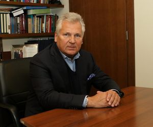 AI wybrała 5 najlepszych polityków w Polsce ostatnich 30 lat! 