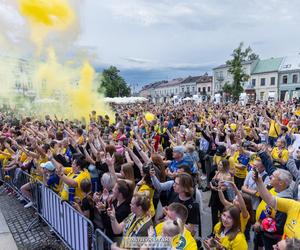 Wielka feta na Rynku. Kibice świętowali sukces Łomży Vive Kielce