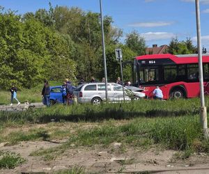 Stargard: 12 poszkodowanych po zderzeniu autobusu z samochodami. WIDEO z monitoringu