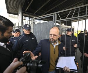 Komornicy na Modlińskiej. Nerwowe starcie przy hali na Białołęce. Ostry konflikt kupców z zarządcą hali