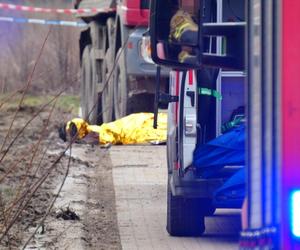 Tragiczny wypadek na placu budowy. Mężczyzna potrącony przez ciężarówkę. Nie żyje