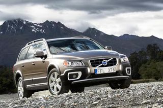 Jakimi samochodami jeżdżą kandydaci na prezydenta 2025? Sprawdziliśmy, co stoi w ich garażach!