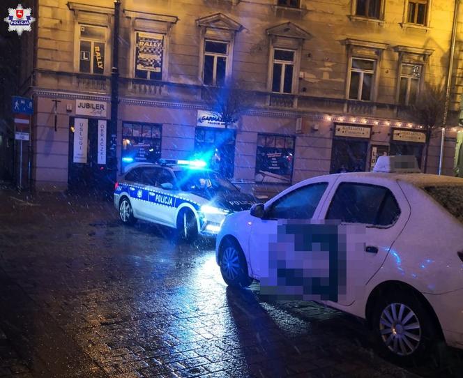 Policjanci skontrolowali taksówki „na aplikację”