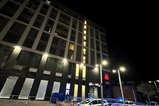 Dramat przy rondzie Wiatraczna. Na chodniku znaleziono ciało młodej kobiety