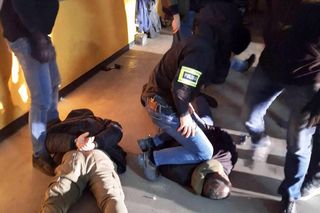  Kryminalni z Pragi rozbili grupę włamywaczy. Złupili sklepy na 100 tys. zł