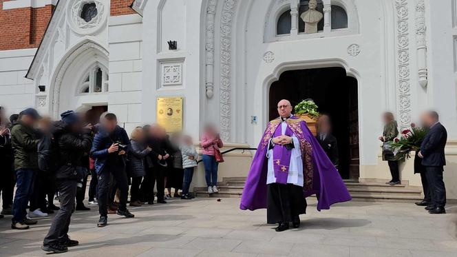 Pogrzeb Damiana z Przemyśla. Wolontariusz zginął niosąc pomoc w Strefie Gazy [RELACJA Z UROCZYSTOŚCI]