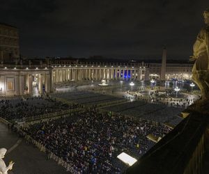 Pilne wieści z Watykanu. Piszą o nocy papieża. To już dwunasta doba