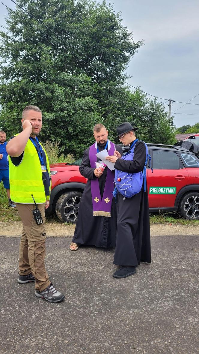 Śpiewający dzień lubelskich pątników na szlaku do Jasnej Góry!