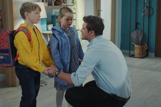 	M jak miłość odc. 1744. Szymek (Staś Szczypiński), Maja (Laura Jankowska), Marcin (Mikołaj Roznerski)