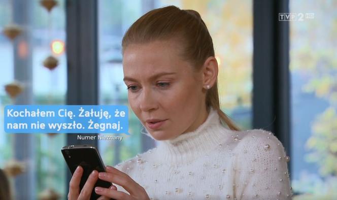 Barwy szczęścia odc. 2426. Dominika (Karolina Chapko), sms od Sebastiana (Marek Kacper Krupski)