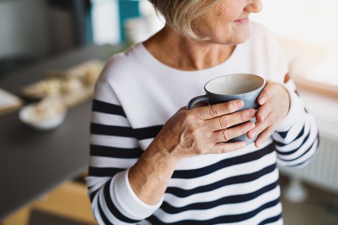 Chcesz obniżyć ryzyko Alzheimera? Pij więcej tego napoju