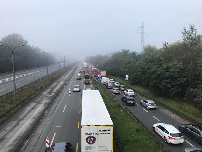 Jak ominąć korki na DK86 i nie spóźnić się do pracy? GZM radzi...gdzie zostawić auto