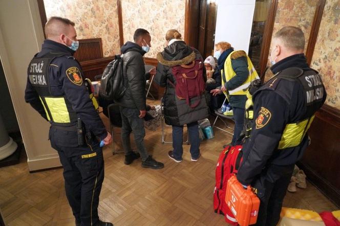 Nie wiedziała, gdzie jest… Strażnicy miejscy pomogli zagubionej Ukraince