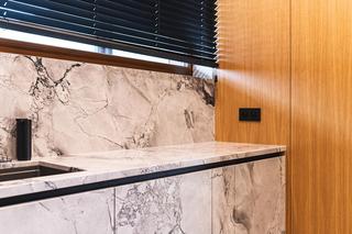 Mieszkanie w drewnie i czerni