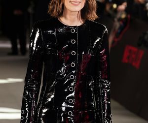 Muza projektantów, ulubienica reżyserów, modowa inspiracja dla kobiet na całym świecie. W czym tkwi sekret wyjątkowego stylu Keiry Knightley?