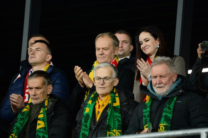 Skandaliczny transparent z Donaldem Tuskiem na meczu w Kownie
