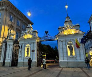 Masakra siekierą na kampusie UW. Wprowadzono żałobę. Zapadła ważna decyzja