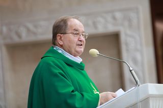 Tadeusz Rydzyk o prezentach. Mówi rodzicom, co kupić dzieciom pod choinkę. Nie bądźmy leniami