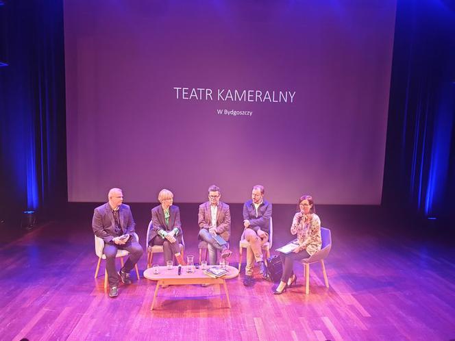 Teatr Kameralny. Budowa trwa, a są już nowe pomysły i pierwsze premiery