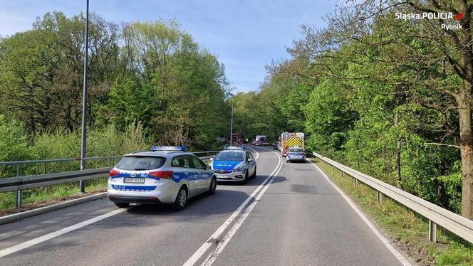 Śląskie: Tragiczny bilans wypadku motocyklowego w Lyskach. Dwie osoby nie żyją. W szpitalu zmarł 40-latek