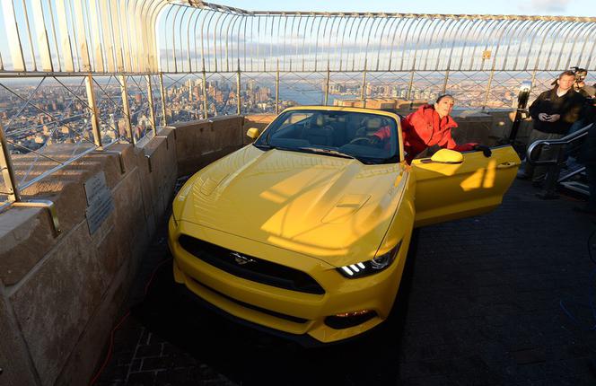 Ford Mustang na Empire State Building