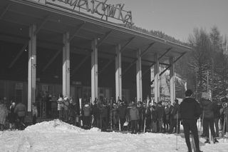 Tak w PRL wyglądały ferie zimowe w Zakopanem. Klimatyczne zdjęcia zabiorą Was w podróż w czasie