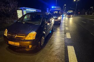 Kolejne potrącenie w Warszawie. Ofiarą młoda kobieta. Uderzyła głową w przednią szybę