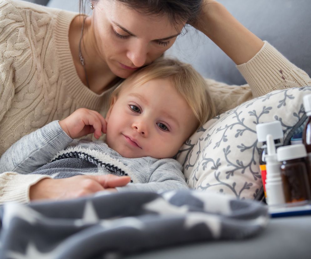 Jak leczyć gorączkę, ból gardła, katar i kaszel u dziecka?