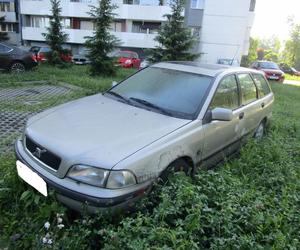 Porzucone samochody na Śląsku - zdjęcia straży miejskiej