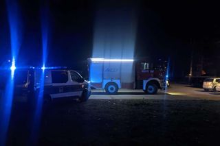 Nocny pożar w bloku przy Olszewskiego w Jaworznie. Ewakuacja setki mieszkańców. Dwoje dzieci w szpitalu