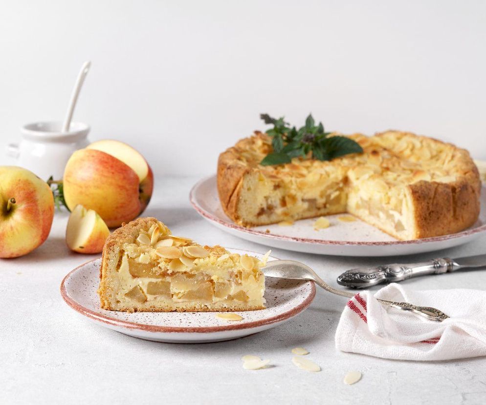 szarlotka z suchych bułek