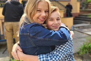 M jak miłość. Misiek przegra zakład z Lenką! To mocno ich do siebie zbliży - ZDJĘCIA