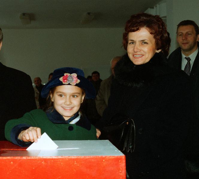 Danuta Wałesa z córką. 1995r.