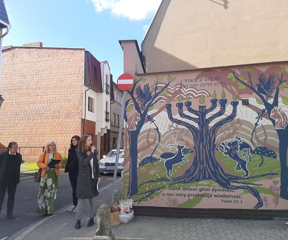 ​Mamy nowy mural w Lesznie. Powstał w dawnej dzielnicy żydowskiej