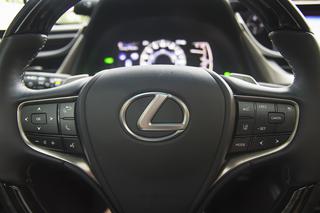 Lexus ES 300h Omotenashi