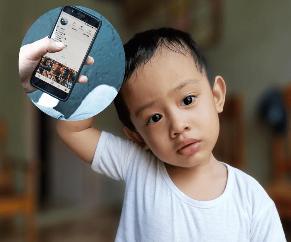 Chińskie dziecko z telefonem