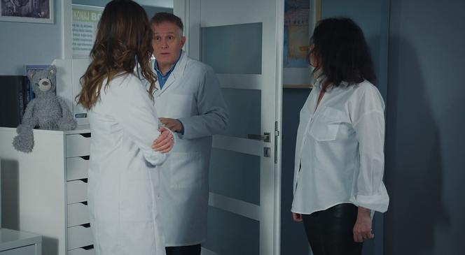 M jak miłość odc. 1731. Ewa Kalinowska (Anna Kerth), Marysia (Małgorzata Pieńkowska), Artur Rogowski (Robert Moskwa)
