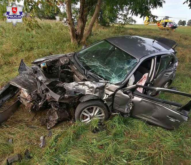 Licznik zatrzymał się na prędkości 90 km/h. 4 osoby z obrażeniami trafiły do szpitala