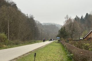 Najpiękniejsza wieś w Małopolsce zachwyca także jesienią. Leży na Szlaku Orlich Gniazd