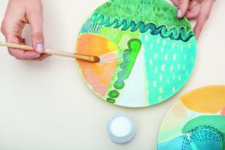 Instrukcja malowania talerzy DIY – krok 3. 